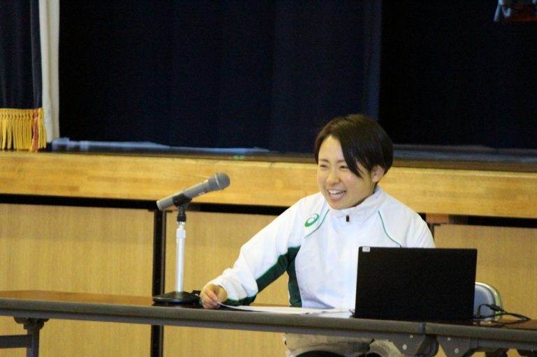 女子サッカー・横山 亜依選手が伊奈町立小針北学校で講演＆体験会を実施！